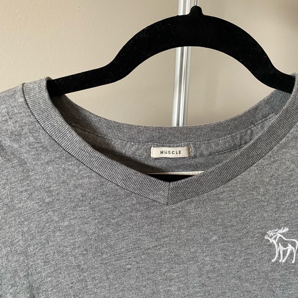 Abercrombie and Fitch V Neck Tee - Picture 3 of 8